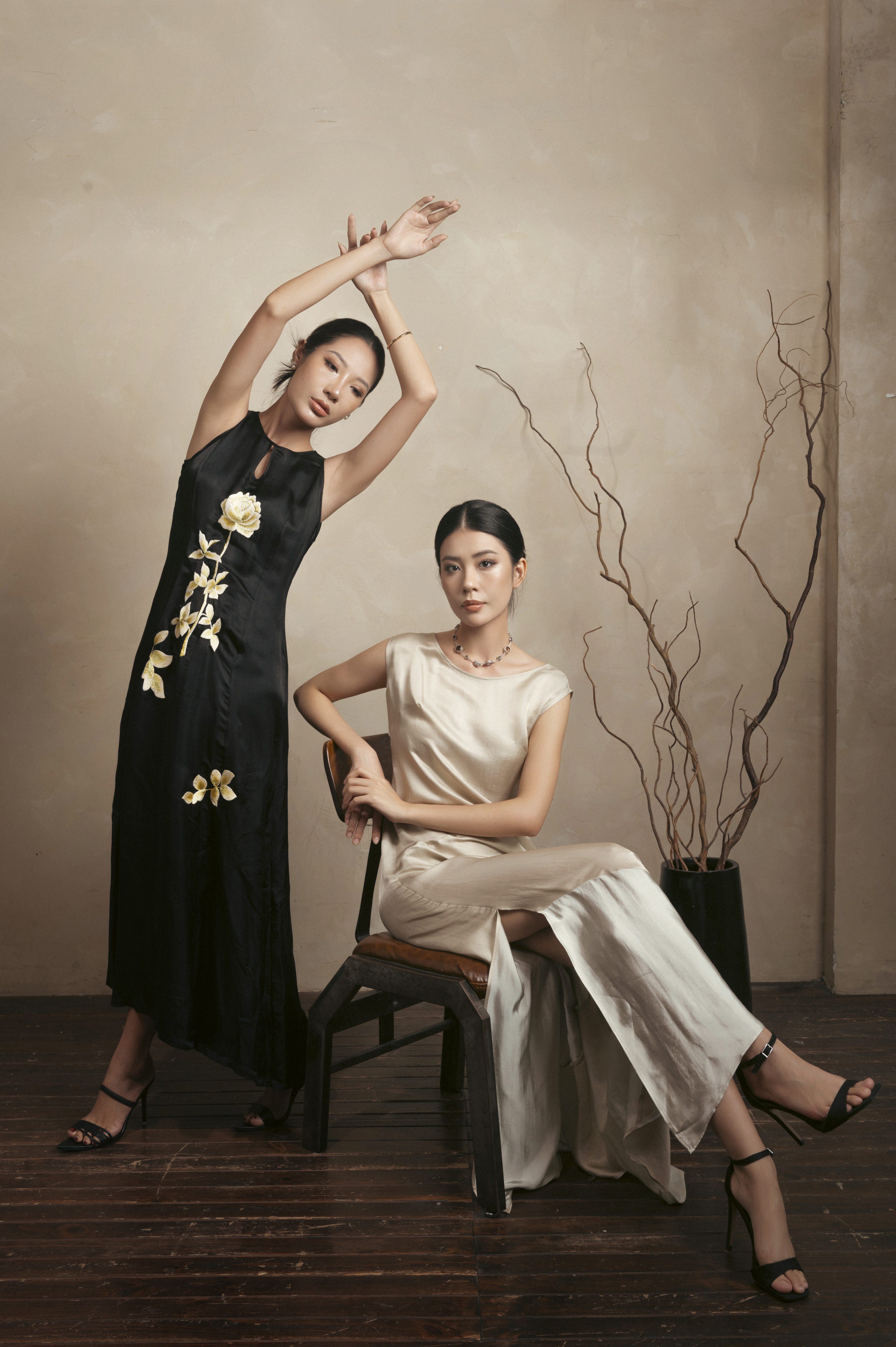 Signature silk dress- 3,900,000_ rose signature dress- 4,800,000